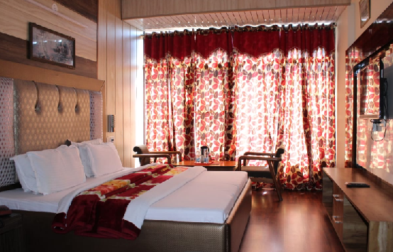 HOTEL PRESIDENT PURE VEGETARIAN DALHOUSIE  | Super Deluxe Room With View  